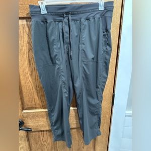 Lulu Dance Studio Crop 25”